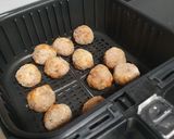 Foto del paso 4 de la receta: Albóndigas en air fryer Cosori con una salsa de tomate y boletus