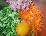 รูปขั้นตอนการทำที่ 1 ของ ทอดมันผักใส่หมู