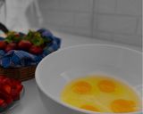 صورة لخطوة 1 من وصفة كيكة الفراوله اللذيذه |STRAWBERRY CAKE