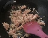 A picture of step 1 of Chicken bolognese sauce.
