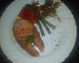 Foto del paso 3 de la receta: Salmón y espárragos a la plancha con pimientos (muy saludables)
