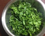 A picture of step 1 of Aloo Palak.