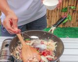 รูปขั้นตอนการทำที่ 15 ของ แหนมผัดไข่ หรือ ไข่ผัดแหนม รสเปรียวกลิ่นหอม อร่อยจนต้องซี้ดปาก