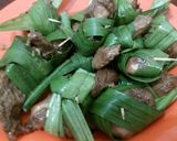 Foto langkah ke 4 dari resep Thai Pandan-Wrapped Chicken aka Ayam Goreng Pandan Thailand.
