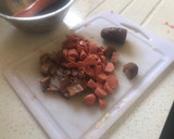Foto del paso 3 de la receta: Guiso de salchichas con longaniza ahumada