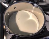 Une image de l'étape 1 de Sauce crème au curry et parmesan (pour pâtes,riz et poissons).