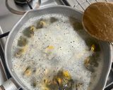 Foto langkah ke 1 dari resep Oseng Kerang Pedas Manis.
