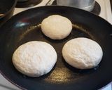 Foto del paso 5 de la receta: Pan casero hecho en sartén