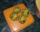 A picture of step 4 of Aloo bonda.