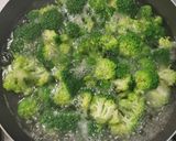 Foto del paso 2 de la receta: Brócoli con surimi