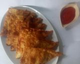 Foto langkah ke 4 dari resep Martabak Pangsit Kari Ayam.