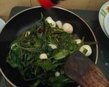Foto langkah ke 3 dari resep Tumis Kangkung Telur Puyuh.