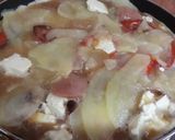 Foto del paso 4 de la receta: Tortilla de vegetales con salchichas y queso