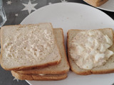 Sándwich "huevos rellenos"