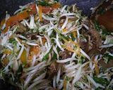 Foto langkah ke 4 dari resep Tumis toge jamur kuping.