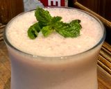 A picture of step 4 of Strawberry cream Shake.