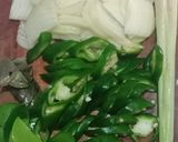 Foto langkah ke 2 dari resep Tumis Asin Cumi Cabai Hijau.