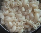 ચીલી ચીઝ પાસ્તા(Chilli cheese pasta recipe in Gujarati રેસીપી સ્ટેપ1ફોટો