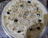 صورة لخطوة 4 من وصفة بيتزا🍕 بالصلصة البيضاء
