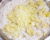 A picture of step 2 of Aloo Poori.