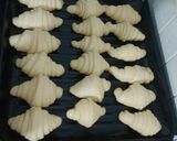 Foto del paso 3 de la receta: Medialunas de manteca caseras