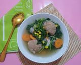 Foto langkah ke 4 dari resep Sayur Bayam Bakso Daging Bening.