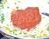Foto del paso 3 de la receta: Pollo con salsa de queso sobre colchón de papas fritas 🇨🇱