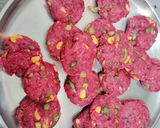 A picture of step 4 of Beetroot tikki.