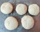 A picture of step 2 of Meetha Paratha.