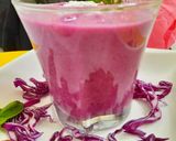 A picture of step 5 of Purple cabbage and berry smoothie.