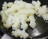 鹹蛋甜豆炒苦瓜的食譜步驟3照片