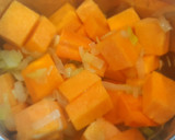 Foto del paso 3 de la receta: Crema de calabaza