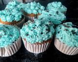 Foto del paso 13 de la receta: Cupcakes rellenos de chocolate, nueces y cobertura de nata