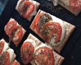 Foto del paso 3 de la receta: Pizzetas fáciles; con tostadas de arroz😨😋