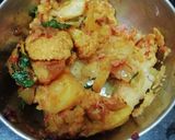 A picture of step 2 of Potato-cauli-veg Paratha.