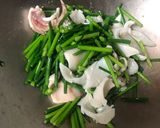 中卷炒韭菜花的食譜步驟2照片