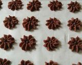 Foto langkah ke 5 dari resep Semprit coklat renyah.