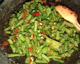 Foto langkah ke 5 dari resep Pencok Kacang Panjang.