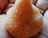 कोकोनट गुलकंद मोदक (coconut gulkand modak recipe in marathi) रेसिपी स्टेप 2 फोटो 