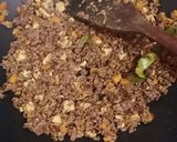 Foto langkah ke 4 dari resep Nasi goreng sayur beras merah dan tempe.