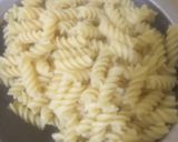 Foto langkah ke 1 dari resep Fusilli carbonara.