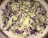 Foto del paso 3 de la receta: Mix de repollos con maní