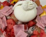 Hình bước làm 4 của món Cơm nhà với bò bít tết khoai nghiền, salad hoa quả, sốt phô mai, khoai tây chiên, pizza gà, mỳ ý cua
