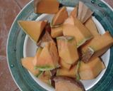 Foto del paso 3 de la receta: Crema de auyama con trocitos de queso.