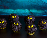 Foto del paso 5 de la receta: Cupcakes de monstruos negros para Halloween