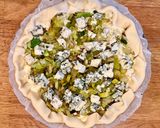 Une image de l'étape 4 de Tarte aux poireaux au Skyr et au Roquefort.