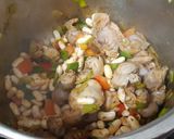 Foto del paso 4 de la receta Alubias blancas con mollejas de pollo