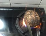 Hình bước làm 3 của món Cách bóc dừa cả quả