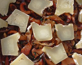 Foto del paso 3 de la receta: Níscalos con cebolla caramelizada y queso de cabra