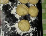 Foto langkah ke 2 dari resep Roti Sobek Isi coklat.